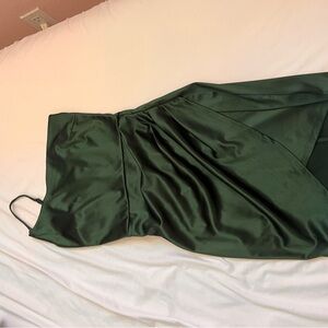 Windsor One-Shoulder Satin Dress in Deep Green